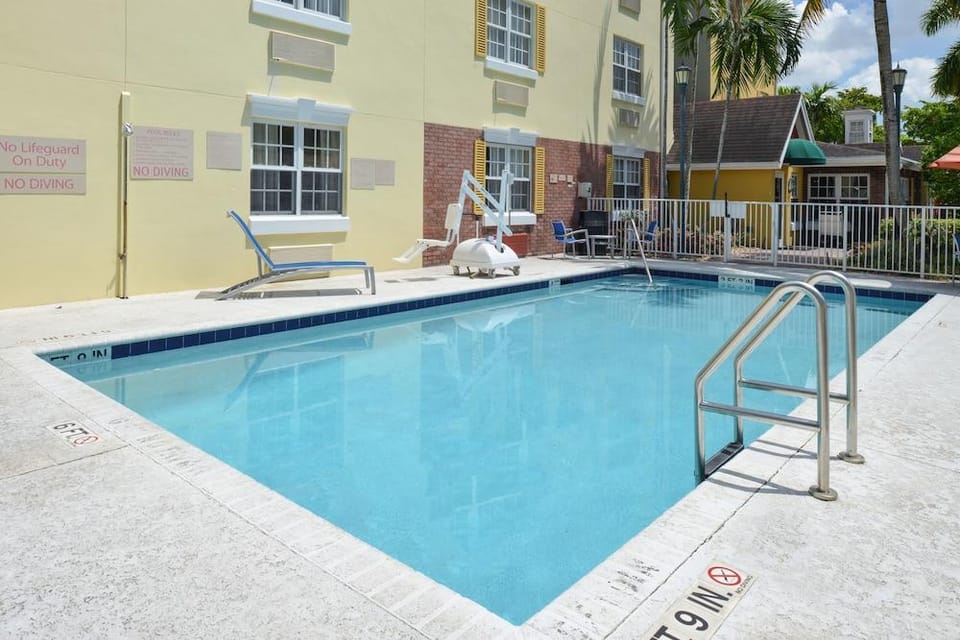 Candlewood Suites Miami Lakes, an IHG Hotel Hotel in Miami Lakes