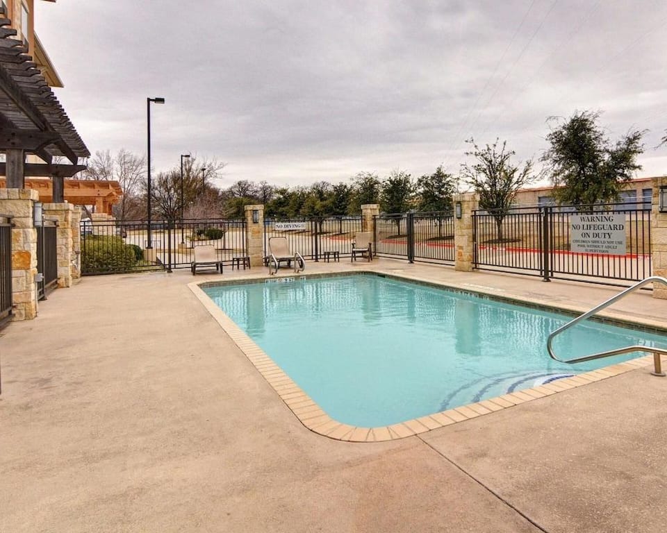 Comfort Suites Hotel in Arlington
