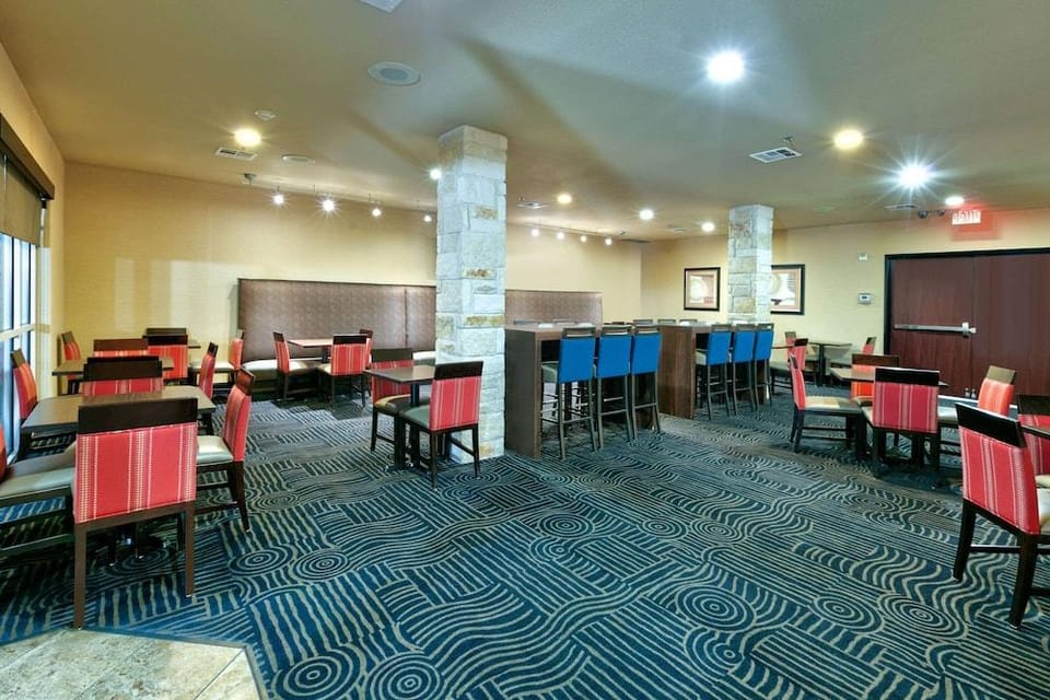 Comfort Suites Hotel in Arlington