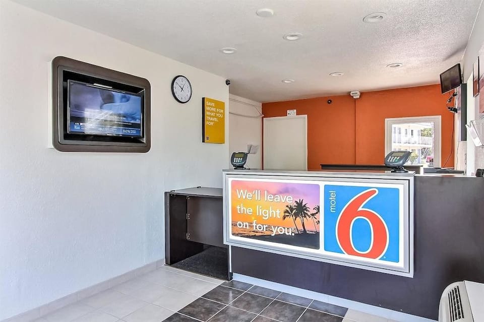 Motel 6 Hotel in Campbell