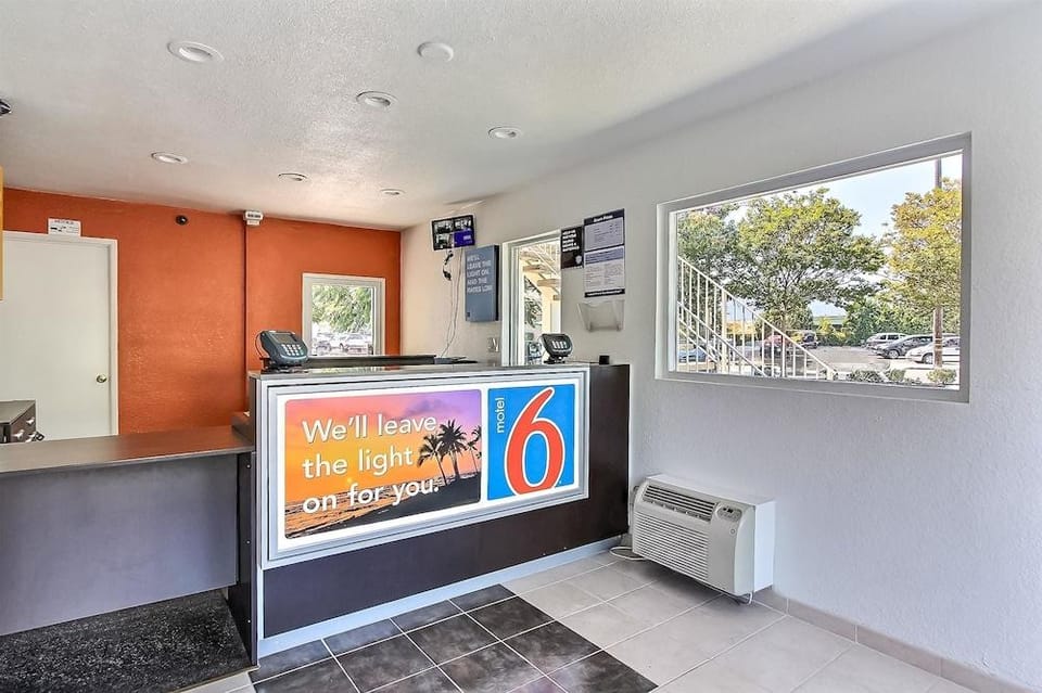 Motel 6 Hotel in Campbell