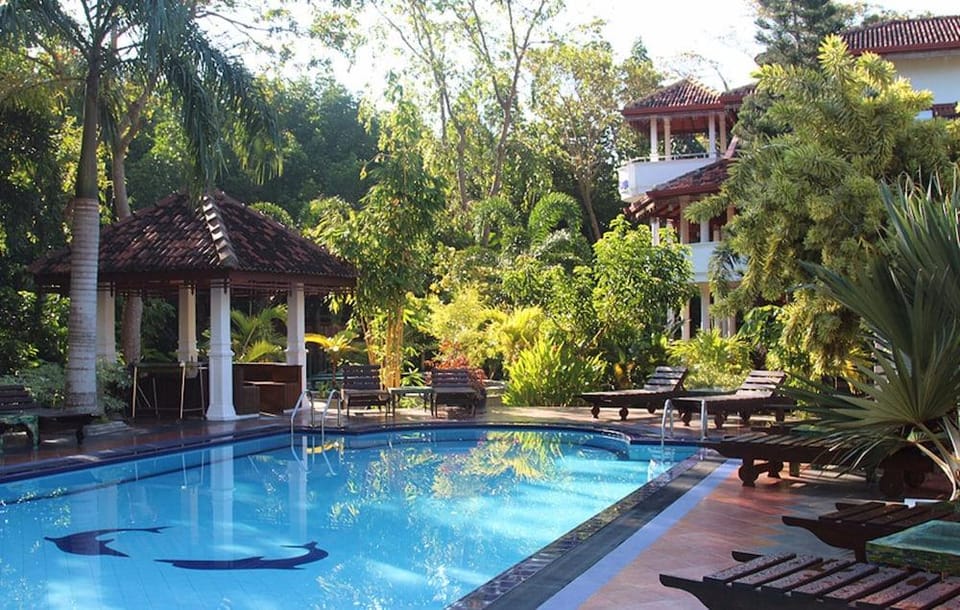 Relax Resort Villa Hotel in Western Province