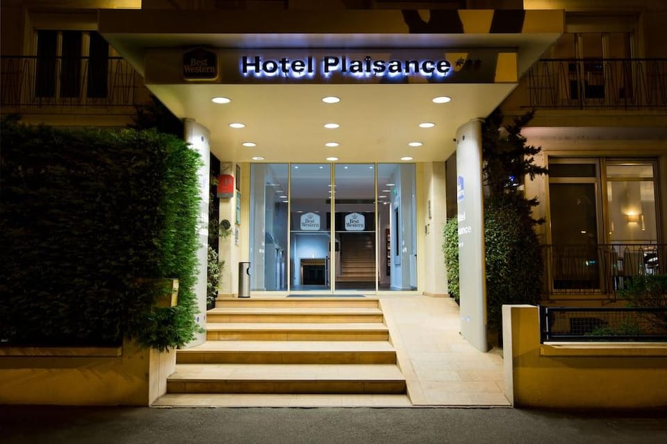 Hotel Plaisance BEST WESTERN Hotel in Villefranche-sur-Saone