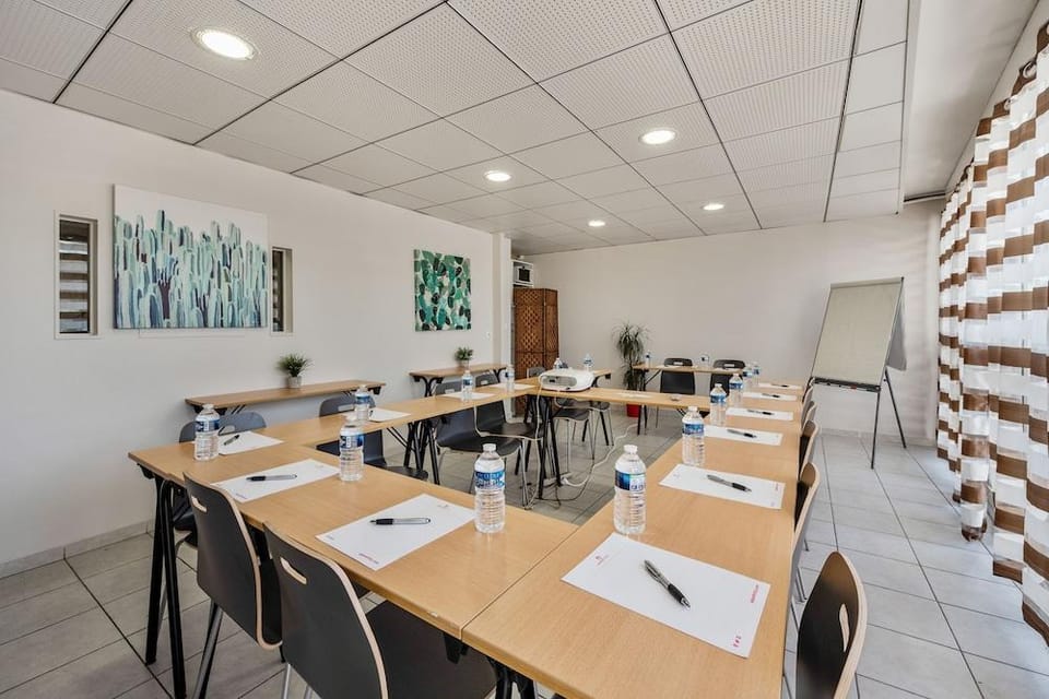 Appart'City Marseille Aeroport Vitrolles - Appart Hotel Hotel in Marignane