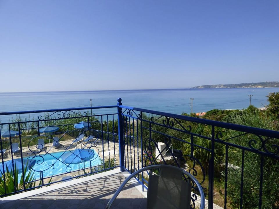 Milos Studios Hotel in Cephalonia