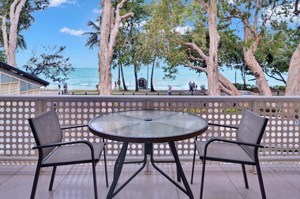 Marlin Waters Beachfront Apartments Apartment hotel in Palm Cove