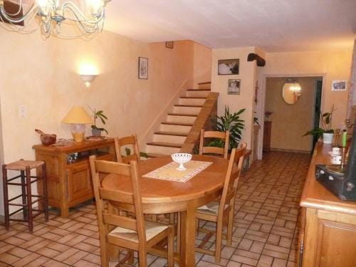 CHAMBRES D'HOTES CLIMATISEES avec CUISINE d'ETE "VILLA GOUR du PEYROL" Hotel in Provence-Alpes-Côte d'Azur