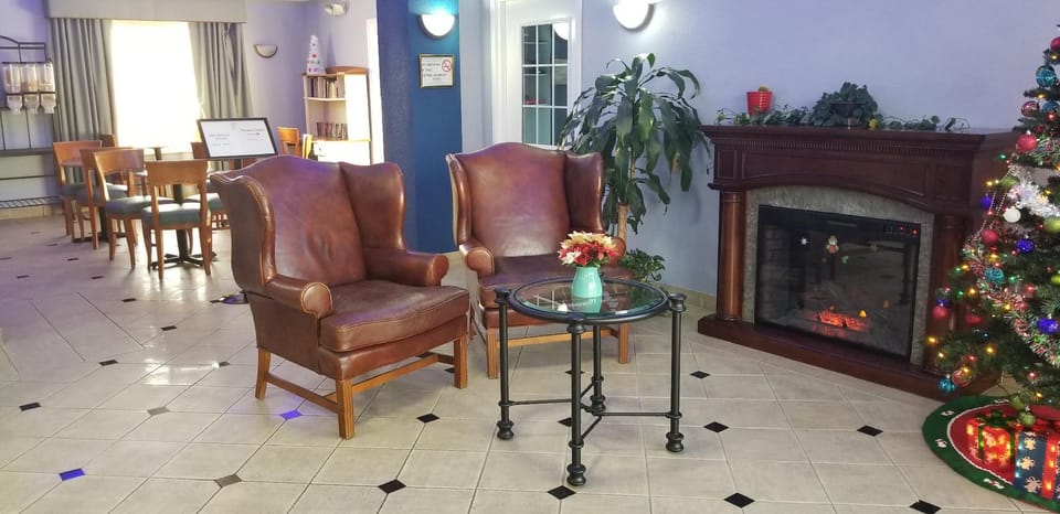 HomeBridge Inn & Suites  Motel in Beaumont