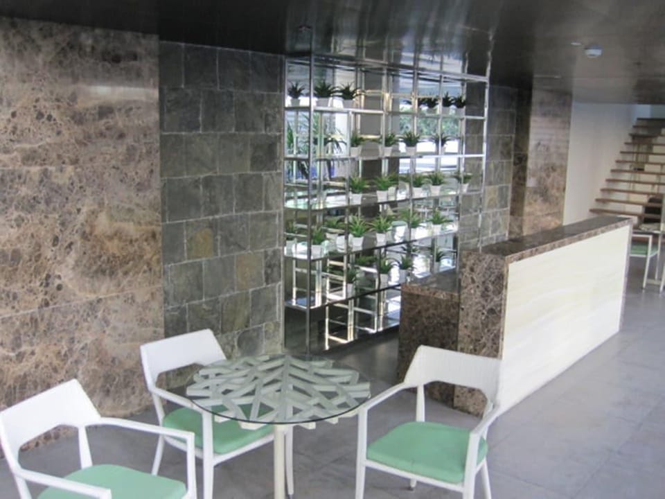 Premium Residence The Currency Ortigas Hotel in Pasig