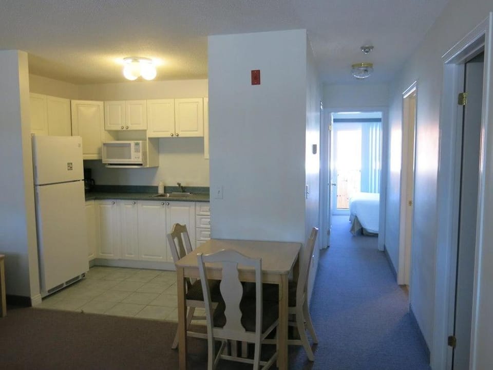 Shemron Suites Hotel Hotel in Ontario