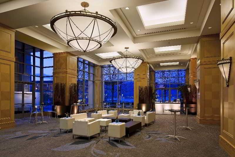 Fairmont Waterfront, Vancouver Hotel in Vancouver