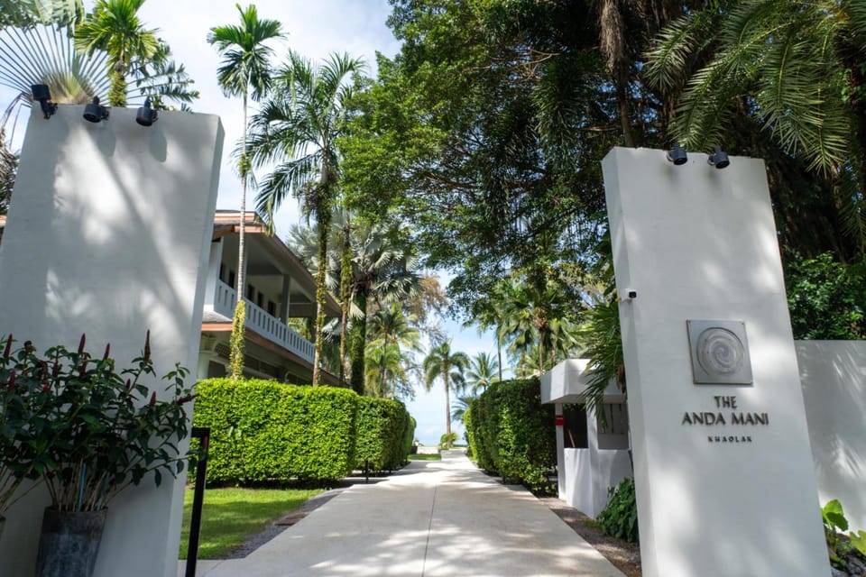 The Anda Mani Khaolak Beachfront Villas Resort in Phang-nga Changwat