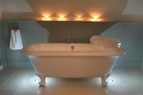 The Punch Bowl Inn Hotel in England