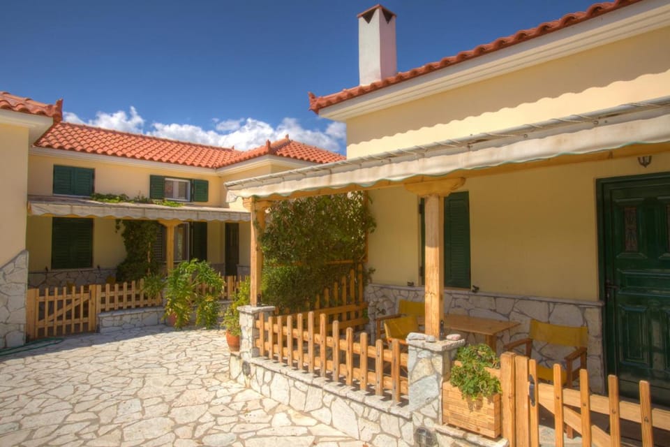 FOUFAS HOUSES Apartment hotel in Argolis, Greece