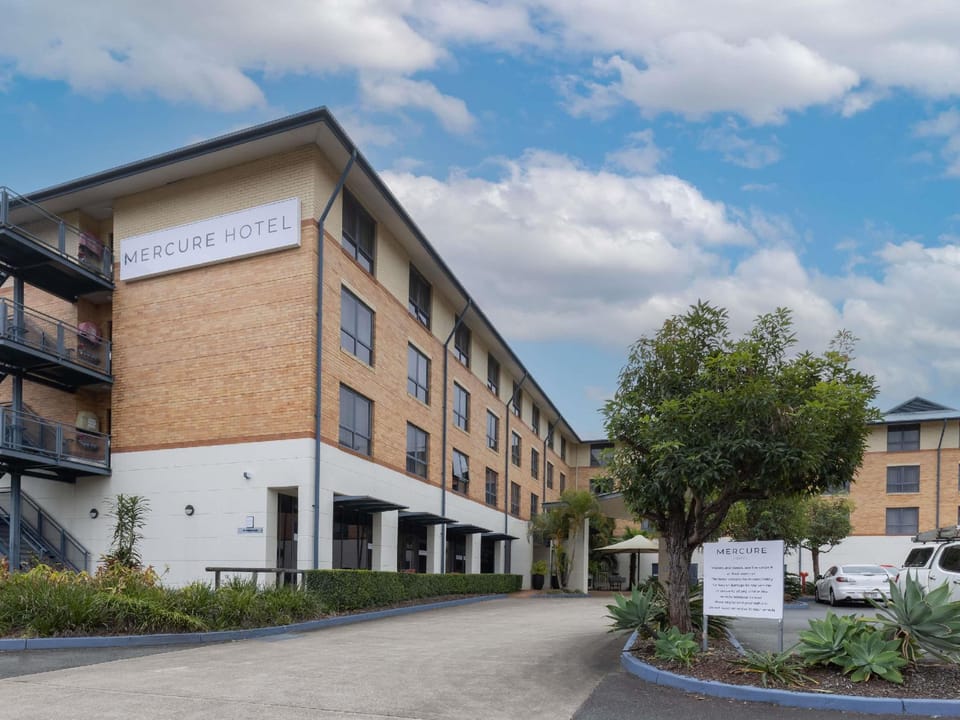 Mercure Brisbane Garden City Hotel in Brisbane