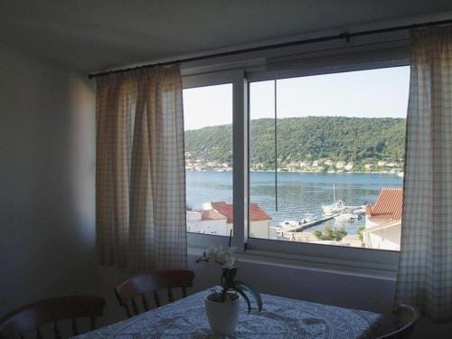 Apartments and rooms by the sea Supetarska Draga - Donja, Rab - 16721 Hotel in Supetarska Draga