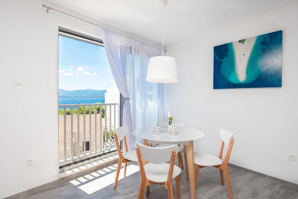 Apartments Dva Galeba Hotel in Bol
