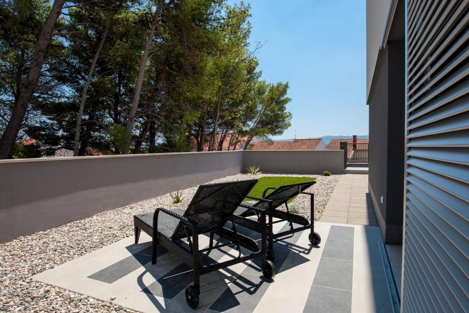 Apartments Dva Galeba Hotel in Bol