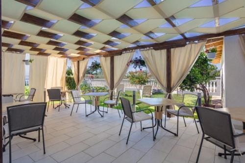 Rooms with a parking space Biograd na Moru, Biograd - 16801 Hotel in Biograd na Moru