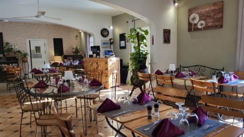 Auberge de la Table Ronde Inn in Gréoux-les-Bains