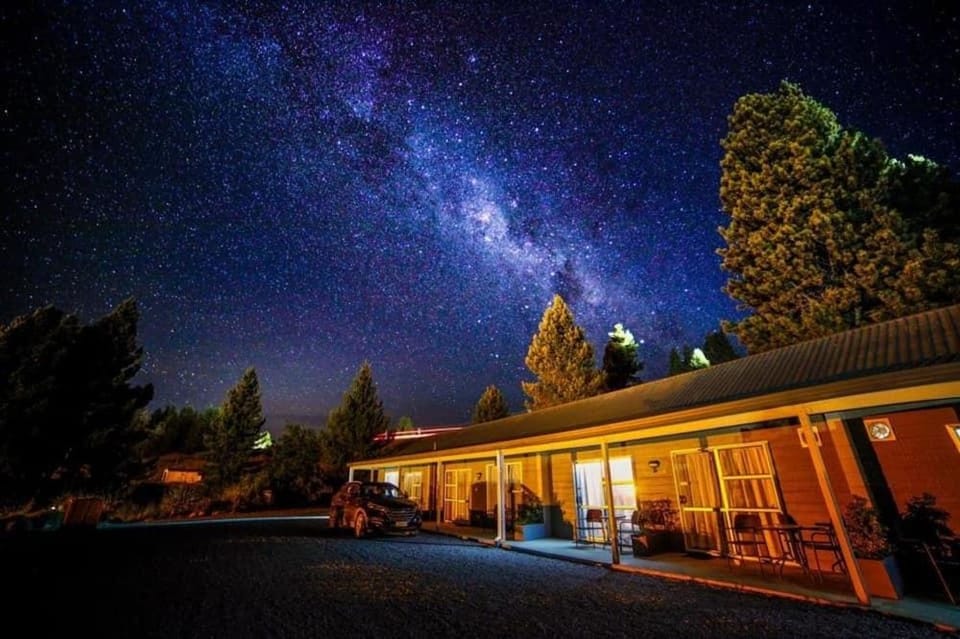 Lakefront Lodge Backpackers Hotel in Lake Tekapo