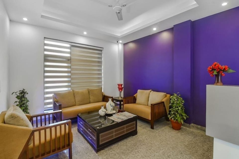 Royal Residence Golf View Hotel in Gurugram
