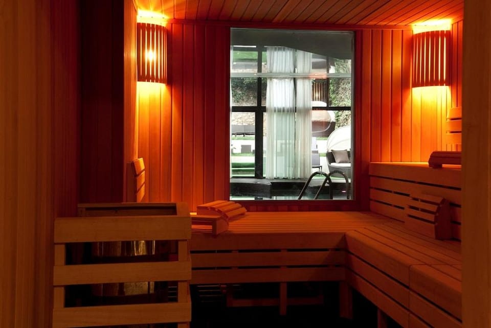 Le Grand Monarque Hotel in Chartres