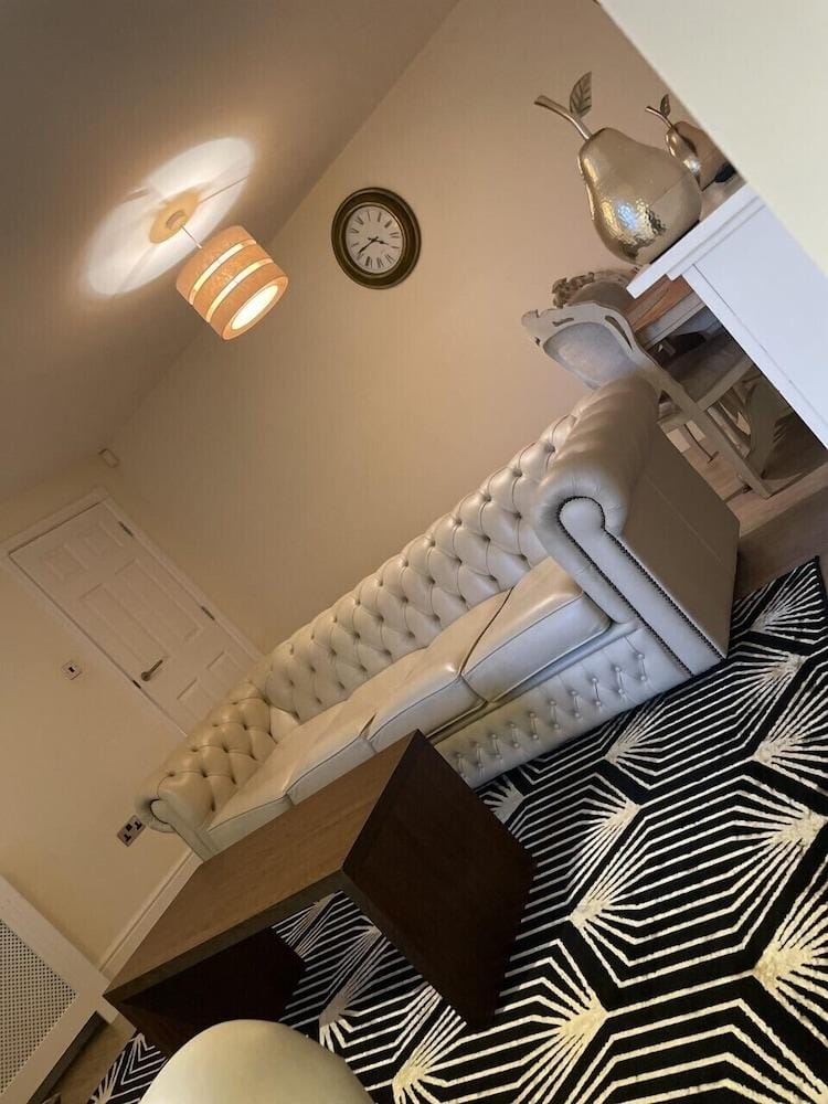 Penthouse Apartment Beach House Hotel in Southport