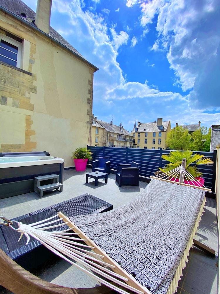 Hotel Du Luxembourg Et Restaurant Les 4 Saisons Hotel in Bayeux