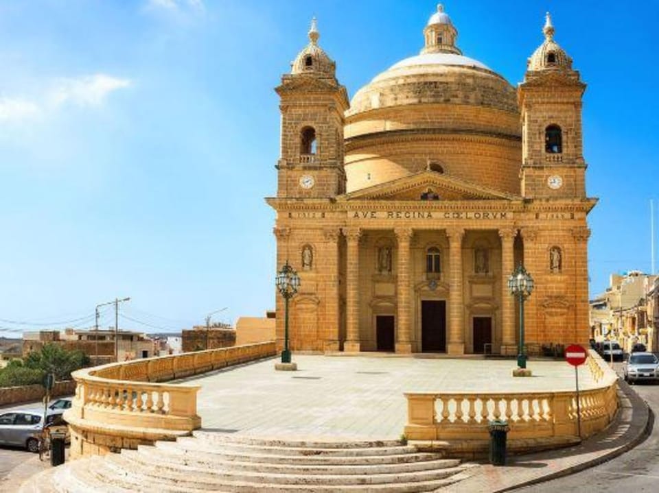Premium Design Central Suite Hotel in Valletta