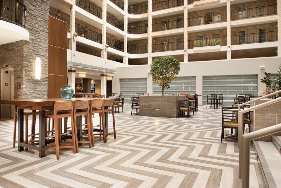 Embassy Suites by Hilton Bloomington Hotel in Bloomington