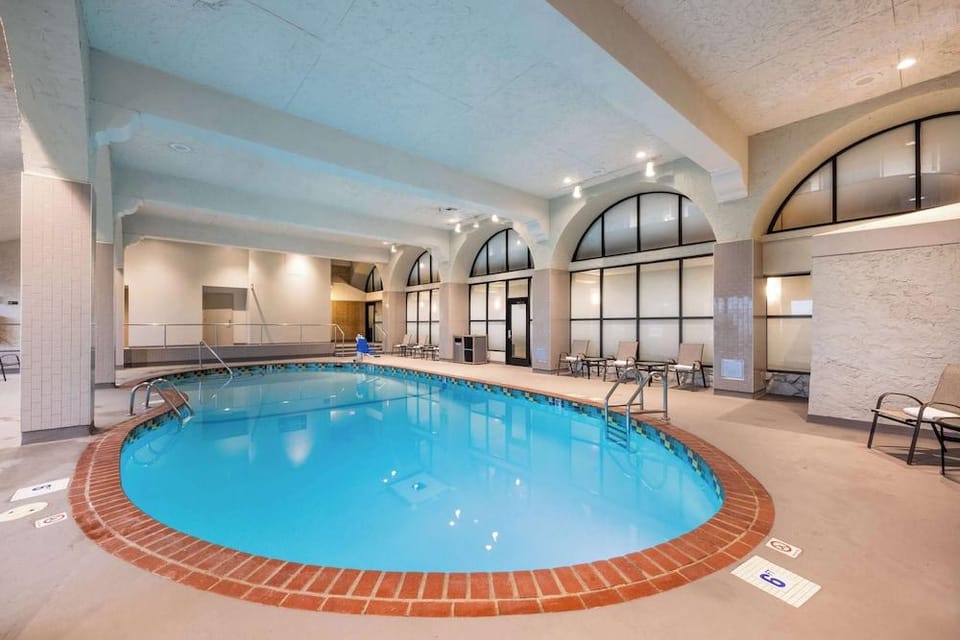 Embassy Suites by Hilton Bloomington Hotel in Bloomington