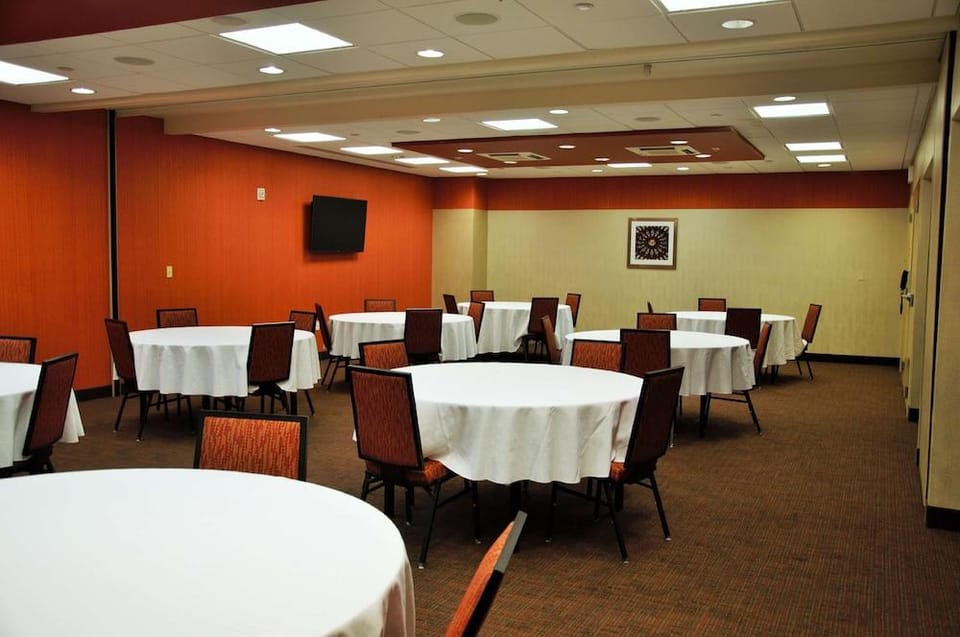 Hampton Inn & Suites Cincinnati/Uptown Hotel in Cincinnati
