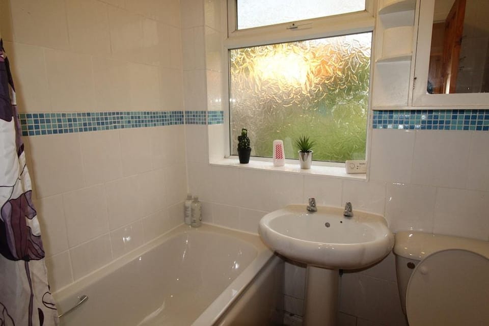 Cowsley House Hotel in Derby