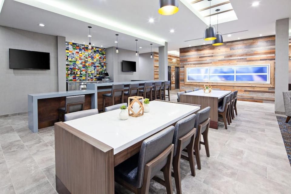 SpringHill Suites San Diego Escondido Downtow Hotel in Escondido Village