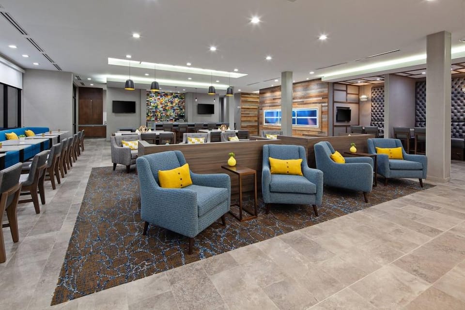 SpringHill Suites San Diego Escondido Downtow Hotel in Escondido Village