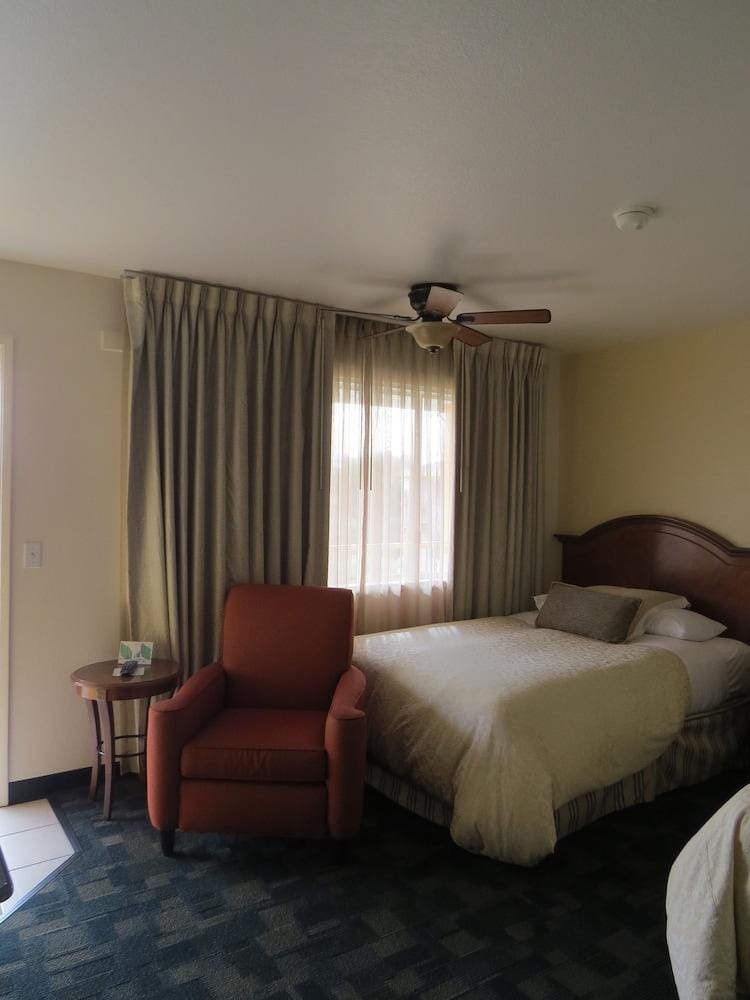 Laguna Lodge Hotel in Marina