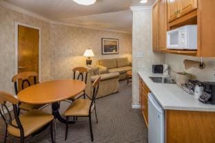 Best Western Plus El Rancho Inn Hotel in Millbrae