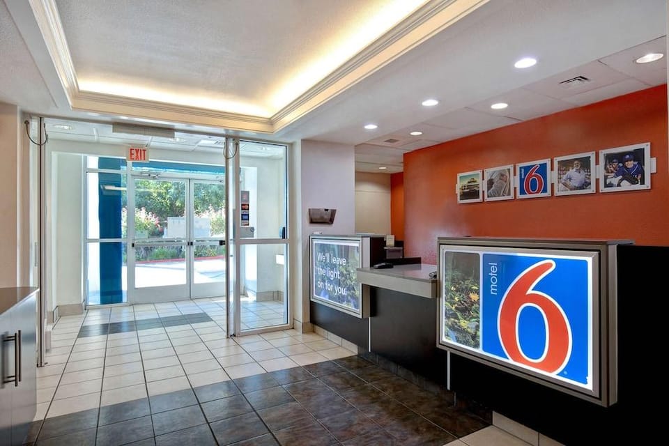 Motel 6 Hotel in Gilroy