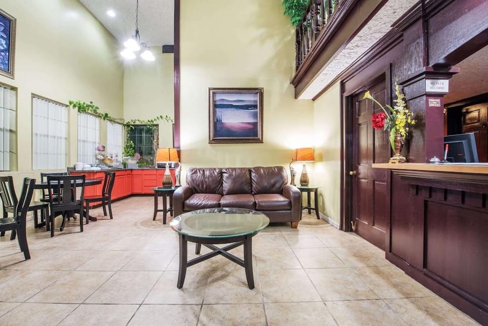 Howard Johnson San Marcos Hotel in San Marcos