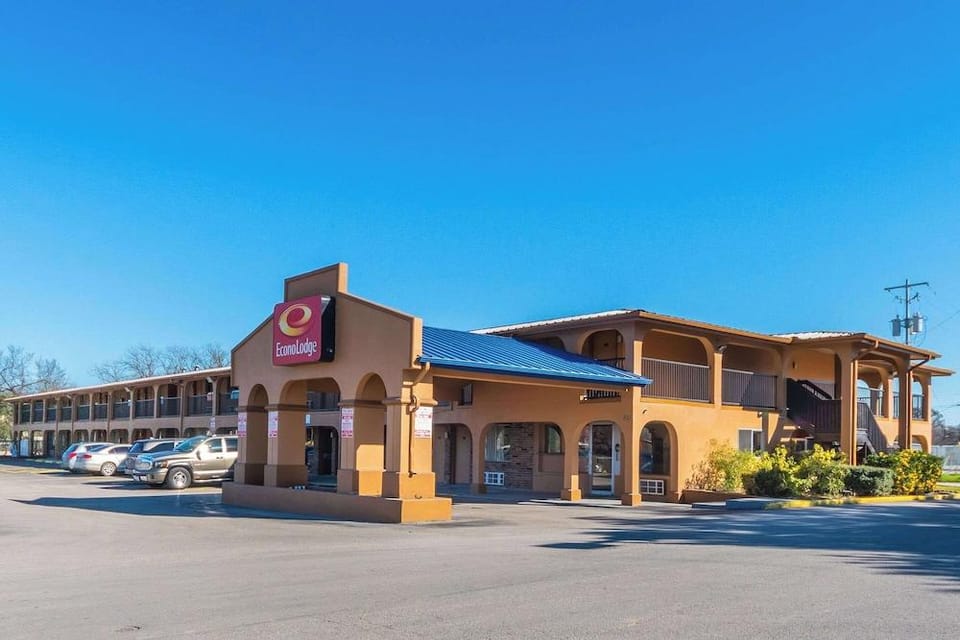 Econo Lodge Hotel in San Marcos