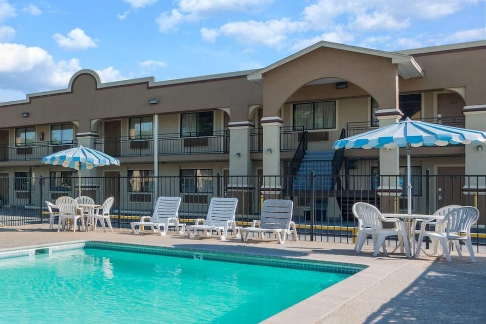 Days Inn - San Marcos Hotel in San Marcos