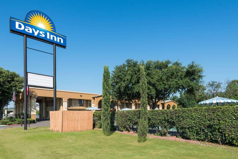 Days Inn - San Marcos Hotel in San Marcos