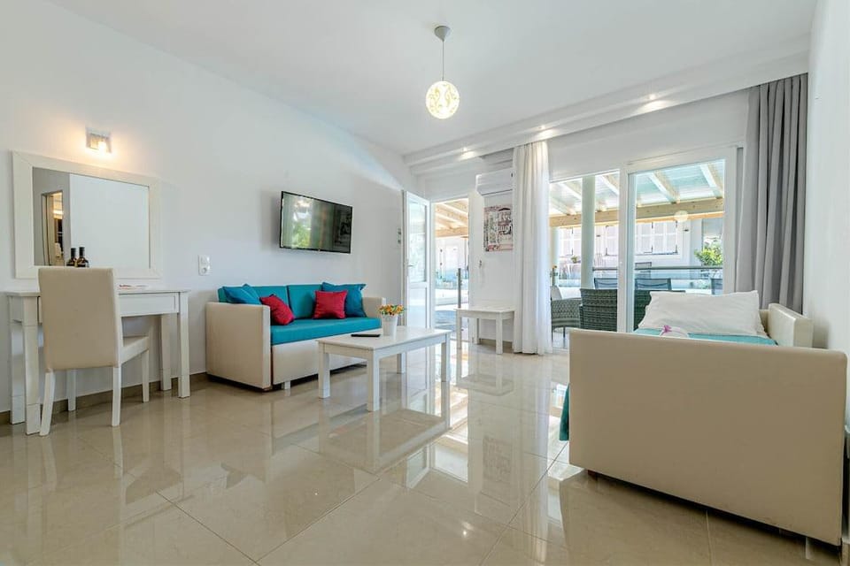 Palapart Gikas Suites and Studios Hotel in Gouvia