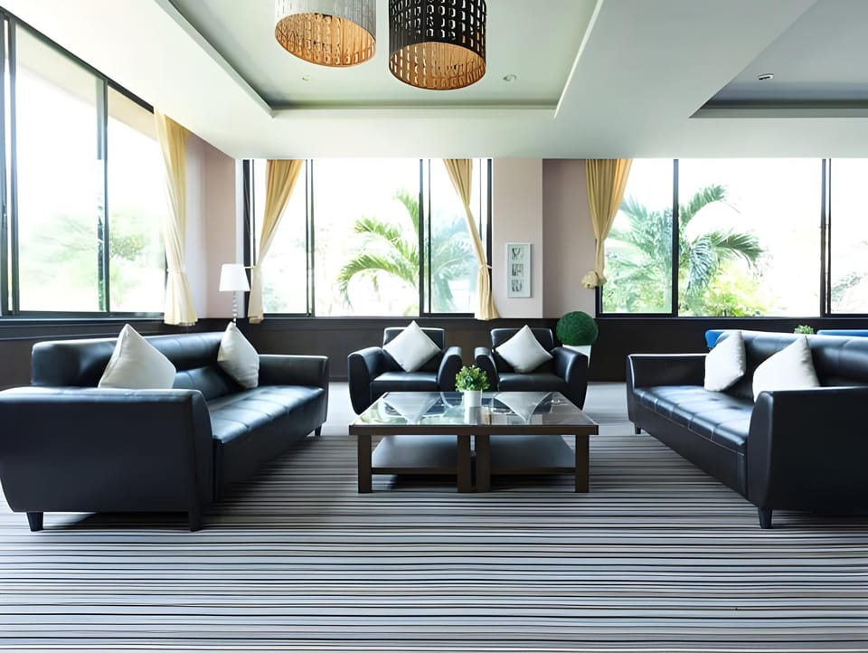 Townhouse Hillview Suites Pattaya Formerly Chatkaew Suites Hotel in Pattaya City