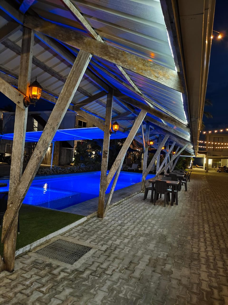 Swimming pool
