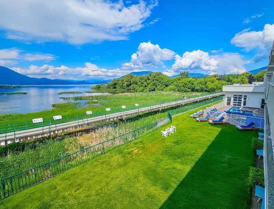Prestige Harbourfront Resort Salmon Arm Hotel in Salmon Arm