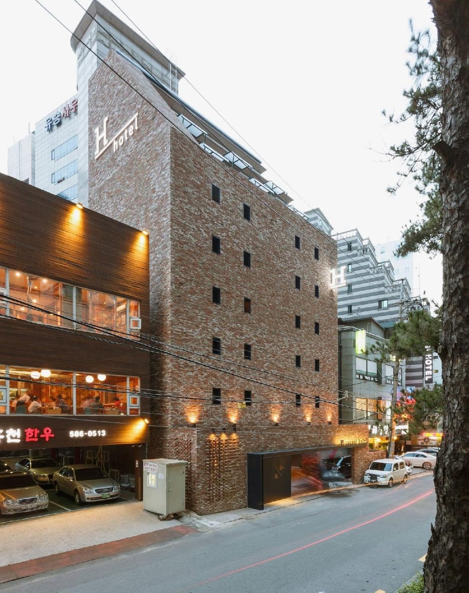H Hotel Motel in Seoul