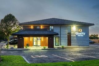 Super 8 Chatham Hotel in Chatham-Kent