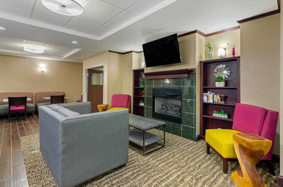 Comfort Suites Hotel in Abingdon